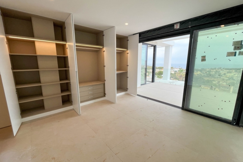 Preciosa villa con espectaculares vistas, de nueva obra a la Venta, en Calpe! 