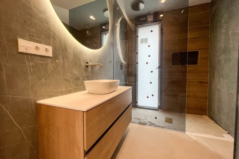 Preciosa villa con espectaculares vistas, de nueva obra a la Venta, en Calpe! 