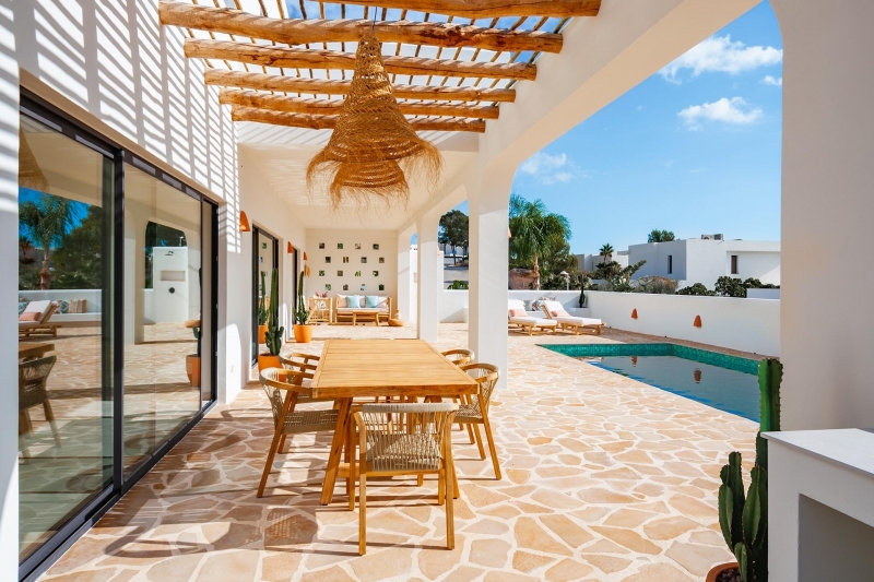 MORAIRA - Espectacular villa de estilo mediterráneo a la venta, lista para entrar a vivir!