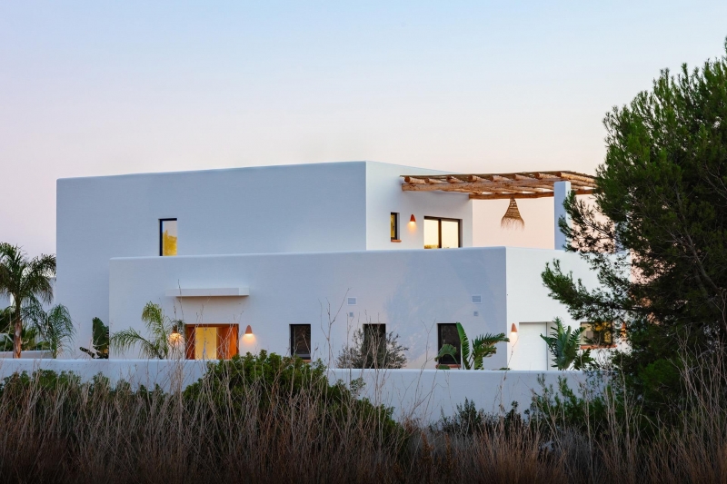 MORAIRA - Espectacular villa de estilo mediterráneo a la venta, lista para entrar a vivir!