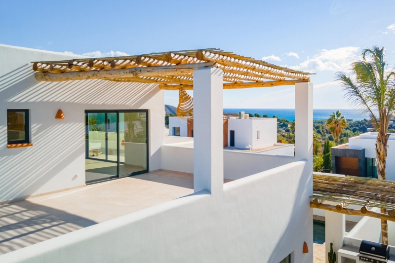 MORAIRA - Espectacular villa de estilo mediterráneo a la venta, lista para entrar a vivir!