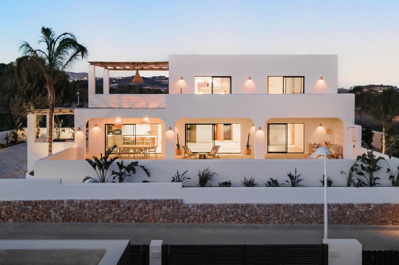 MORAIRA - Espectacular villa de estilo mediterráneo a la venta, lista para entrar a vivir!