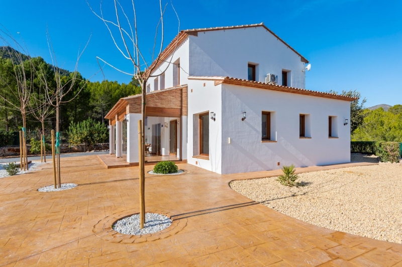 Rustic Finca en Venta en Calpe