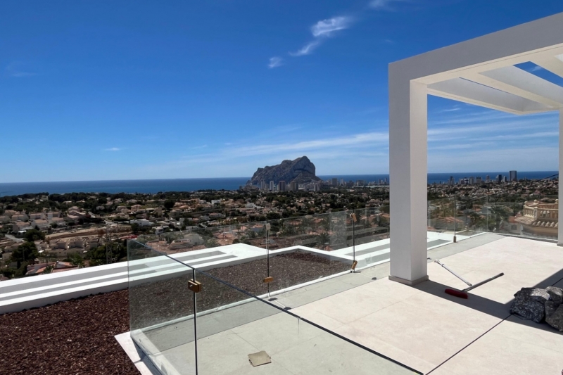 Preciosa villa con espectaculares vistas, de nueva obra a la Venta, en Calpe! 