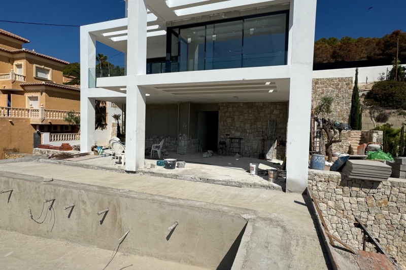 Preciosa villa con espectaculares vistas, de nueva obra a la Venta, en Calpe! 