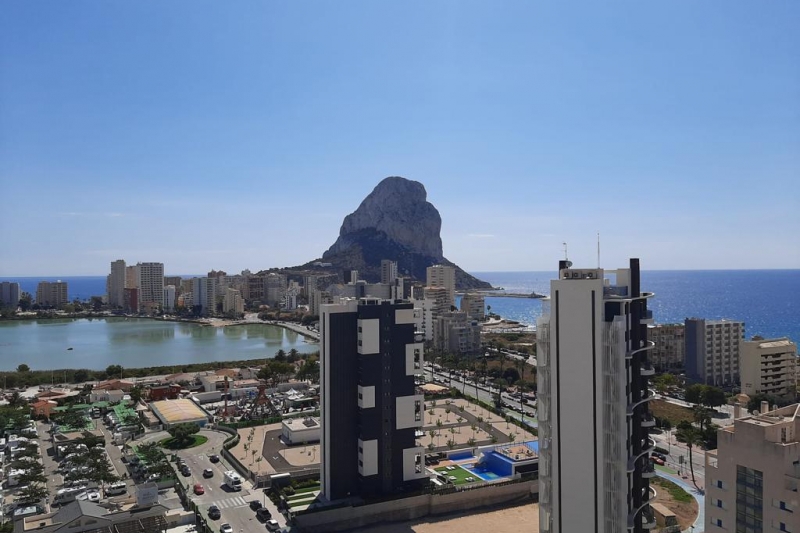 Penthouse con preciosas vistas, de nueva obra, a la venta en Calpe!