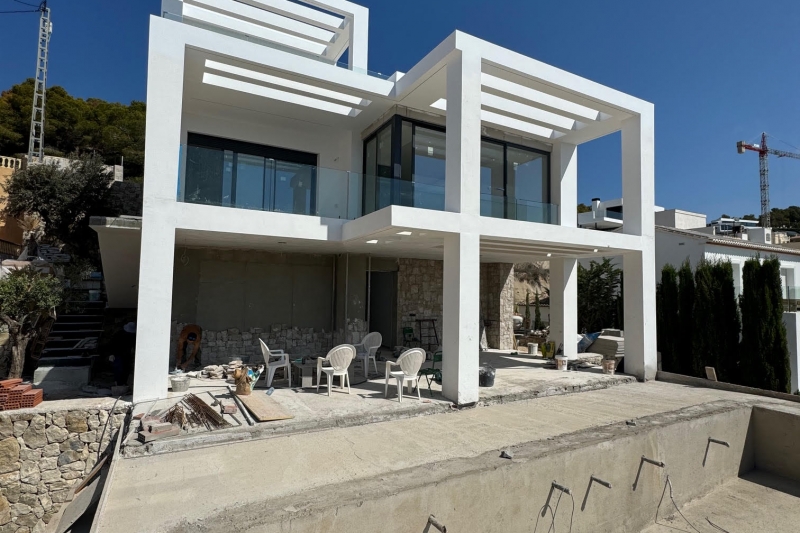 Preciosa villa con espectaculares vistas, de nueva obra a la Venta, en Calpe! 