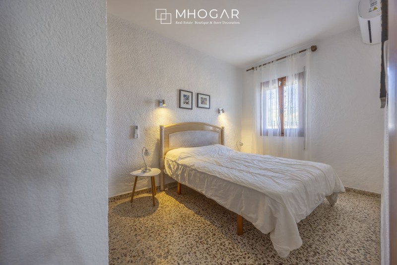 Venta - Villa mediterránea frente a la Cala Baladrar con un gran potencial en, Benissa Costa Blanca! 