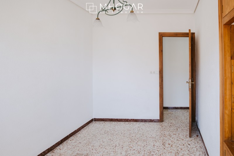 Jalón - Amplio apartamento con vista a un precio excelente!
