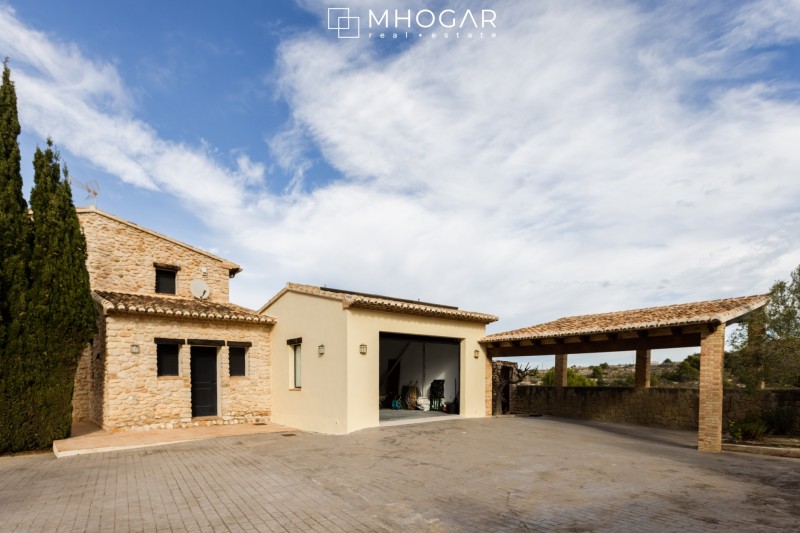 Rústica Elegancia - Casa de Campo a la venta en Benissa!