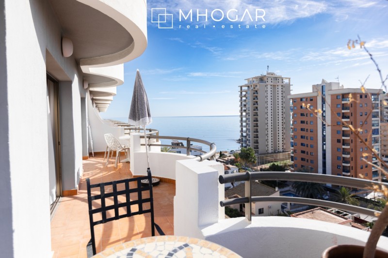 Apartamento con vistas al mar en venta, unicado a tan solo unos pasos de la Cala de La Calalga, Calpe! 